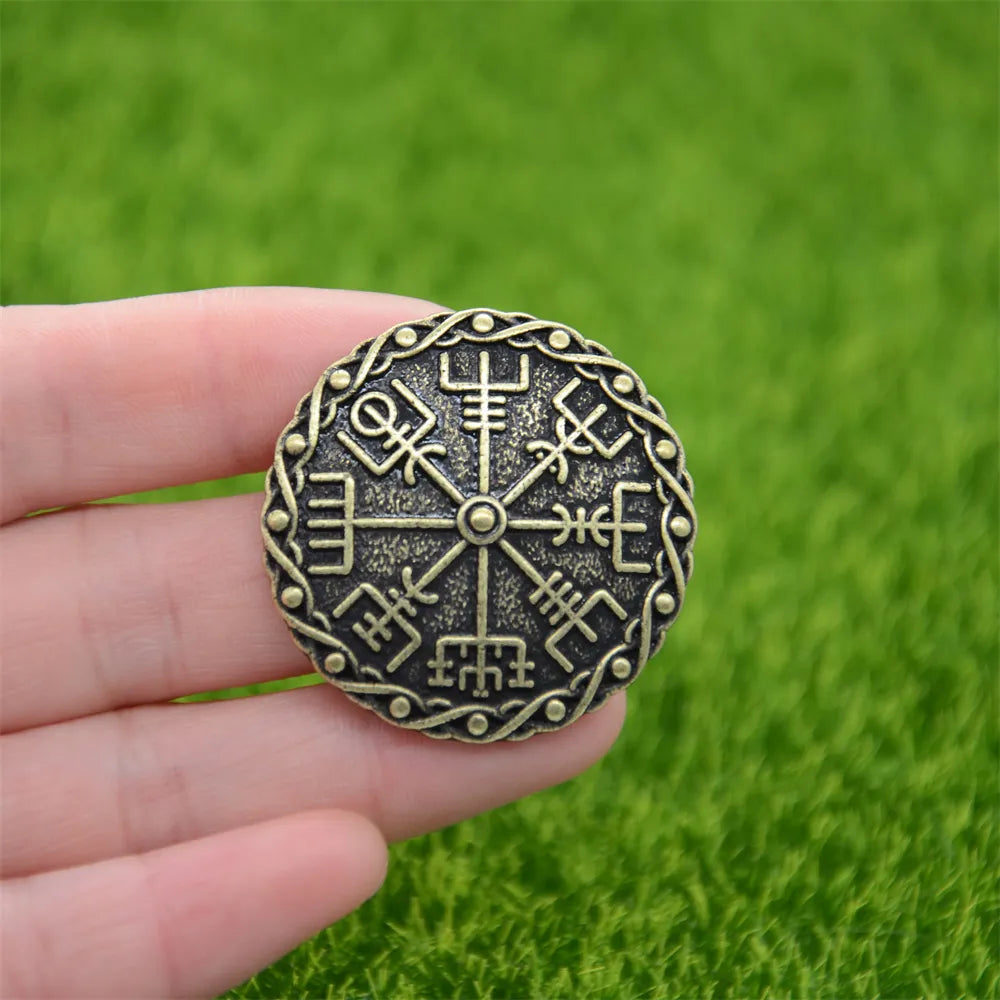 Protection of Vegvisir Brooch Pin