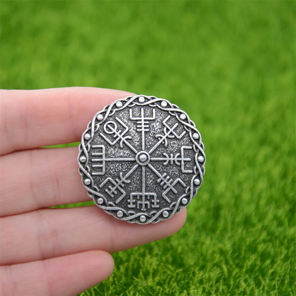 Protection of Vegvisir Brooch Pin