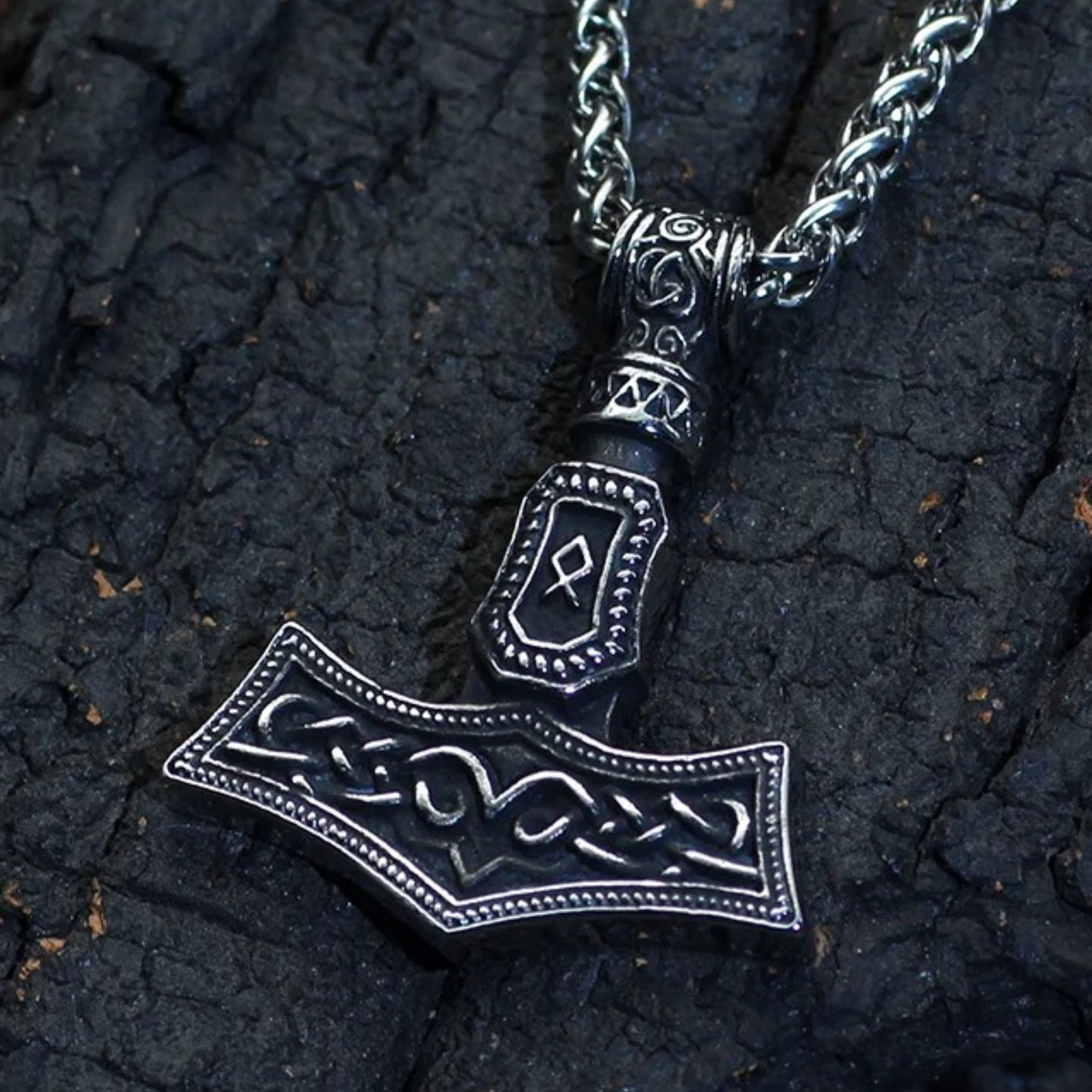 Othala Mjölnir Necklace Stainless Steel